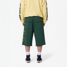 Load image into Gallery viewer, CROSS SHORTS - GREEN
